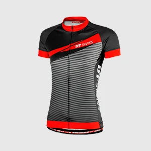 Либоси варзишӣ